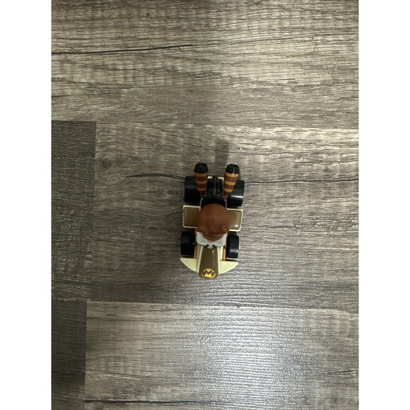 Mario Kart Hot Wheels Tanooki 2018 Mattel Mario Standard Kart - Raccoon - Picture 7 of 7